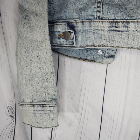 2B bebe Light Blue Cropped Denim Jacket - Picture 9 of 12